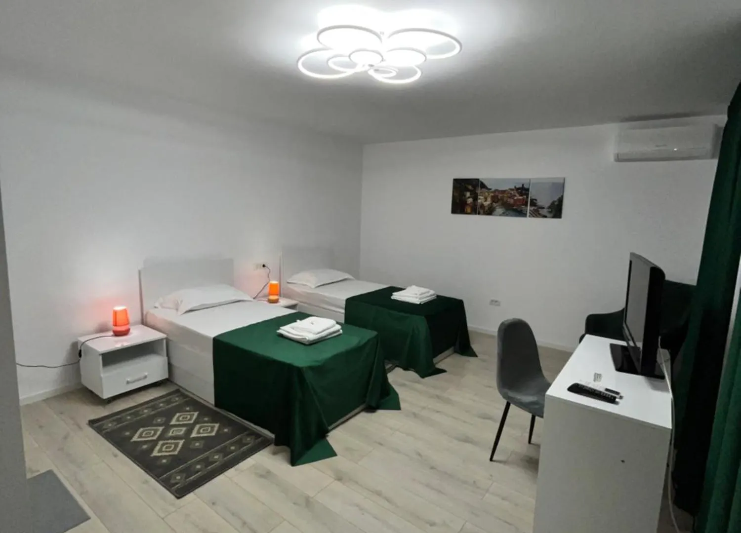 Stepo Sunset Apartment Bucureşti 0*,  România
